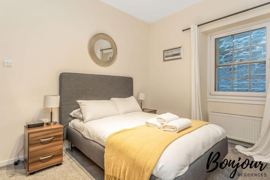 Spacious 2Br-1Ba - Grassmarket - Free Parking By Bonjour Residences เอดินบะระ ภายนอก รูปภาพ