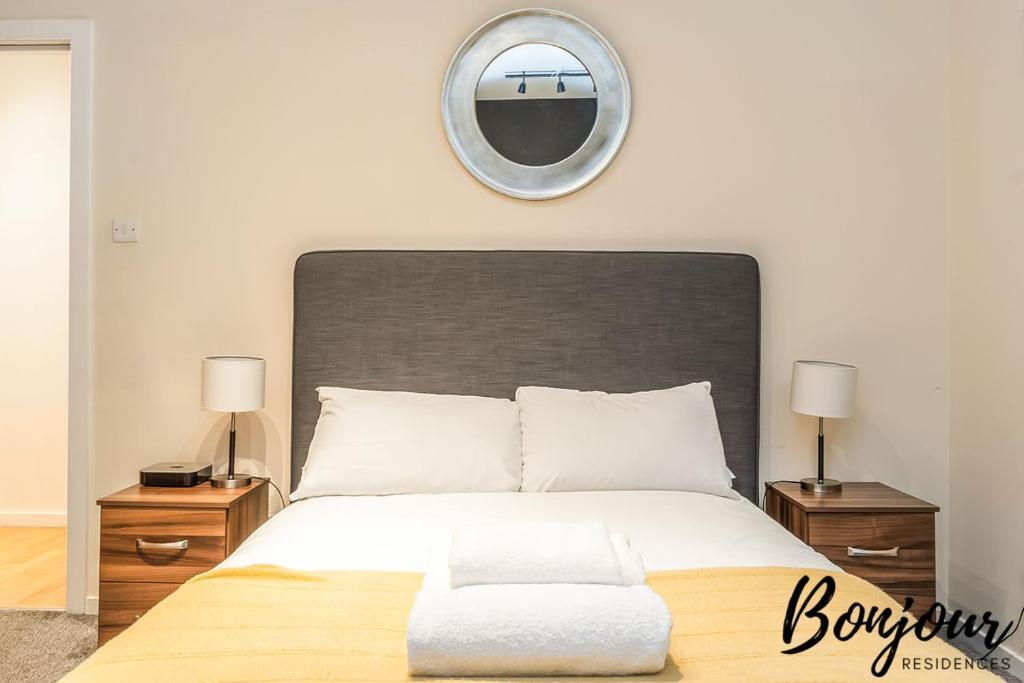 Spacious 2Br-1Ba - Grassmarket - Free Parking By Bonjour Residences เอดินบะระ ภายนอก รูปภาพ