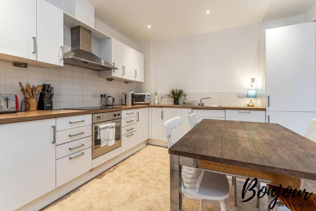 Spacious 2Br-1Ba - Grassmarket - Free Parking By Bonjour Residences เอดินบะระ ภายนอก รูปภาพ