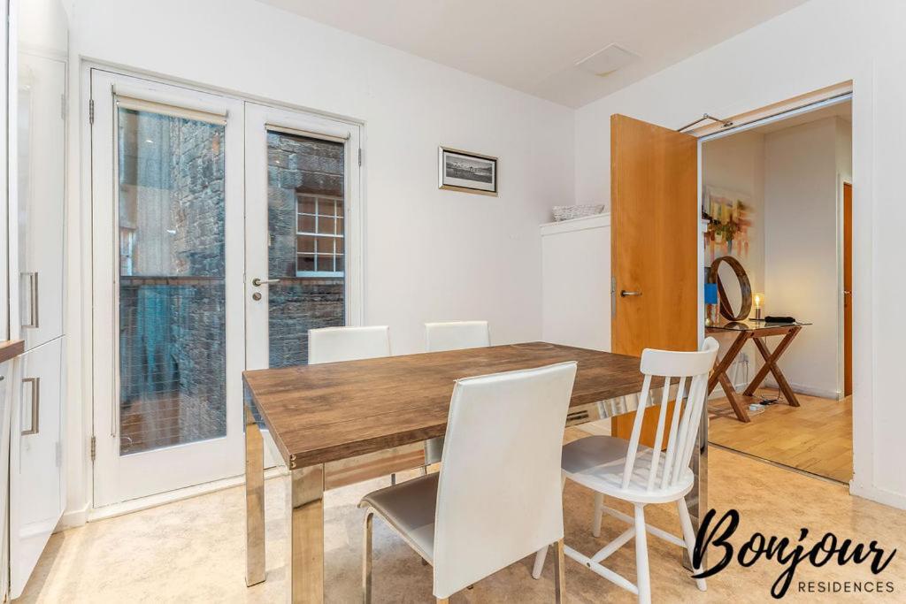 Spacious 2Br-1Ba - Grassmarket - Free Parking By Bonjour Residences เอดินบะระ ภายนอก รูปภาพ