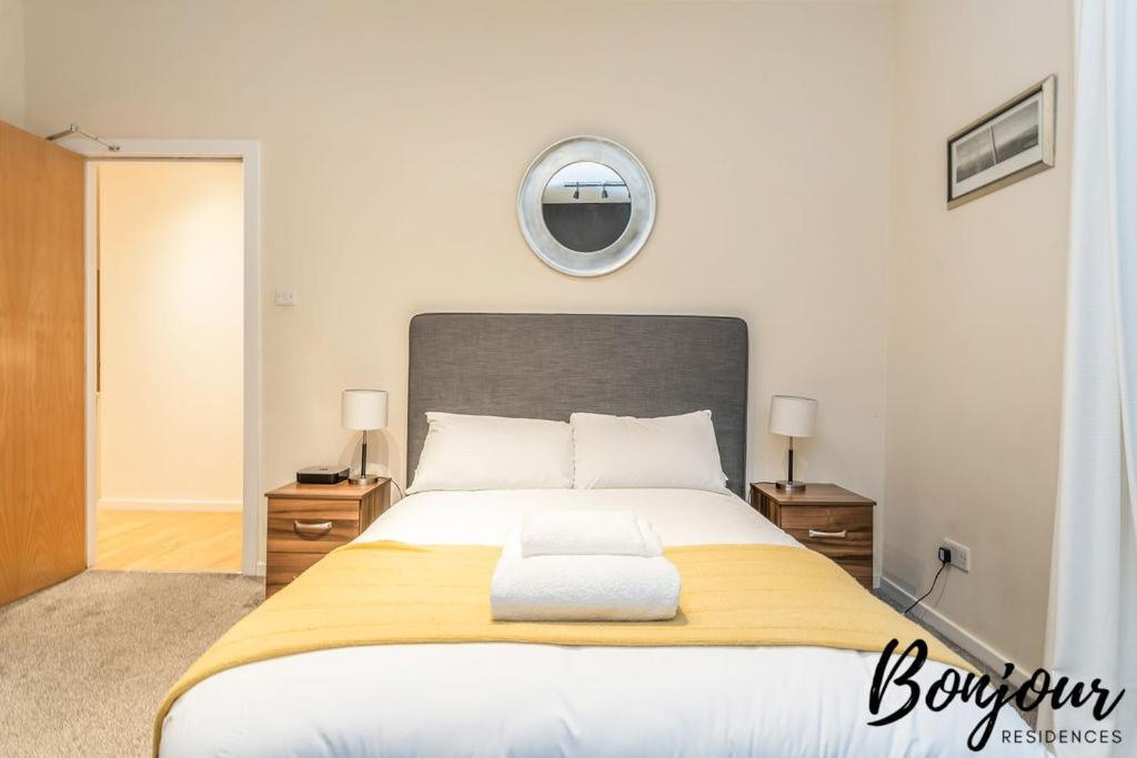 Spacious 2Br-1Ba - Grassmarket - Free Parking By Bonjour Residences เอดินบะระ ภายนอก รูปภาพ