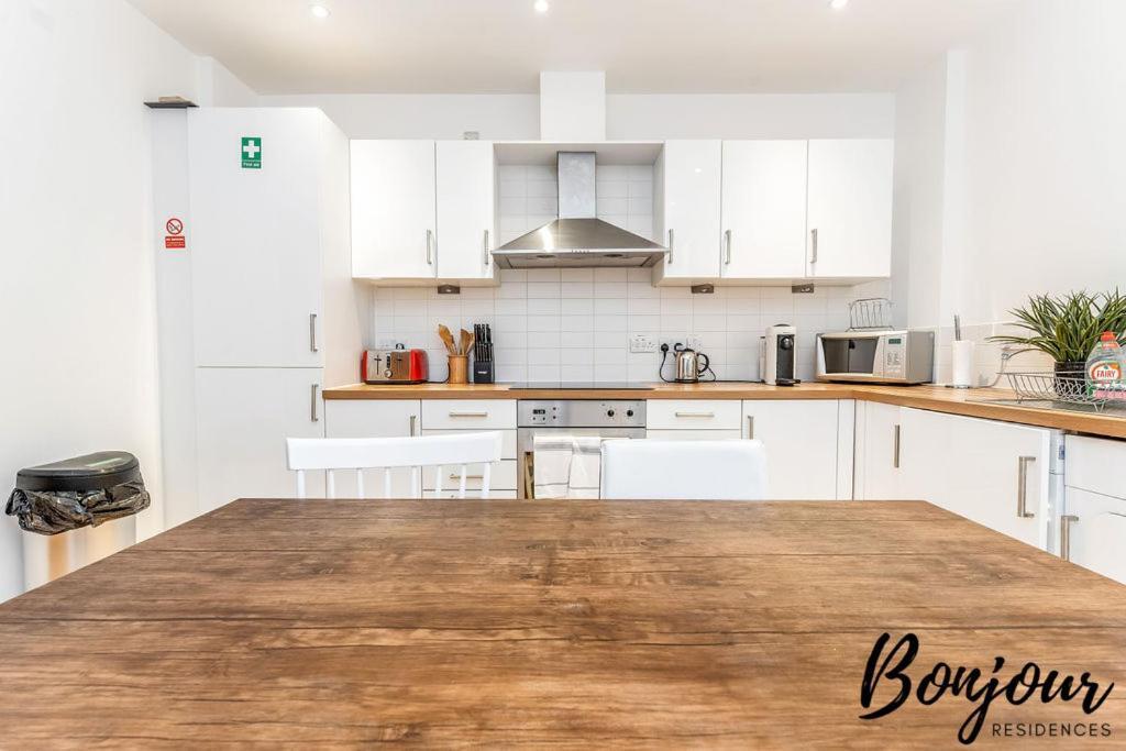 Spacious 2Br-1Ba - Grassmarket - Free Parking By Bonjour Residences เอดินบะระ ภายนอก รูปภาพ